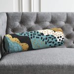 - RealHomes Özel Tasarımlı Dijital Baskılı İç Dolgulu Fermuarlı Silindir Yastık - Realhomes  Siyah Beyaz Zeminde Gold Detaylı Renkli Çizim Dijital Baskılı Modern İç Dolgulu - Fermuarlı Süet Silindir Daire Yastık Kırlent Realhomes