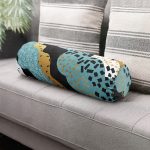 - RealHomes Özel Tasarımlı Dijital Baskılı İç Dolgulu Fermuarlı Silindir Yastık - Realhomes  Siyah Beyaz Zeminde Gold Detaylı Renkli Çizim Dijital Baskılı Modern İç Dolgulu - Fermuarlı Süet Silindir Daire Yastık Kırlent Realhomes