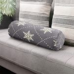 - RealHomes Özel Tasarımlı Dijital Baskılı İç Dolgulu Fermuarlı Silindir Yastık - Realhomes Gri Zeminli Kar Tanesi Desenli Dijital Baskılı Modern İç Dolgulu - Fermuarlı Süet Silindir Daire Yastık Kırlent Realhomes