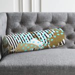 Renkli Zemin Üzerinde Onedraw Çizimli Dijital Baskılı Modern İç Dolgulu - Fermuarlı Süet Silindir Yuvarlak Yastık Kırlent Realhomes