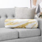 - RealHomes Özel Tasarımlı Dijital Baskılı İç Dolgulu Fermuarlı Silindir Yastık - Realhomes  Gri Beyaz Zemin Üzerinde Gold Detaylı Çizim Desenli Dijital Baskılı Modern İç Dolgulu Fermuarlı Çok Amaçlı Silindir Yastık Kırlent Realhomes