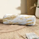 - RealHomes Özel Tasarımlı Dijital Baskılı İç Dolgulu Fermuarlı Silindir Yastık - Realhomes  Gri Beyaz Zemin Üzerinde Gold Detaylı Çizim Desenli Dijital Baskılı Modern İç Dolgulu Fermuarlı Çok Amaçlı Silindir Yastık Kırlent Realhomes