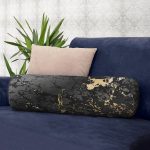 - RealHomes Özel Tasarımlı Dijital Baskılı İç Dolgulu Fermuarlı Silindir Yastık - Realhomes  Siyah Zeminde Gold Renkli Çizim Desenli Dijital Baskılı Modern İç Dolgulu Fermuarlı Çok Amaçlı Silindir Yastık Kırlent Realhomes