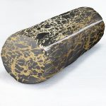 - RealHomes Özel Tasarımlı Dijital Baskılı İç Dolgulu Fermuarlı Silindir Yastık - Realhomes Siyah Zeminde Gold Renkli Çizim Desenli Dijital Baskılı Modern İç Dolgulu Fermuarlı Çok Amaçlı Silindir Yastık Kırlent Realhomes