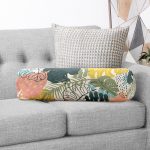 - RealHomes Özel Tasarımlı Dijital Baskılı İç Dolgulu Fermuarlı Silindir Yastık - Realhomes Pudra Zeminde Renkli Yaprak Desenli Dijital Baskılı Modern İç Dolgulu - Fermuarlı Süet Silindir Yuvarlak Yastık Kırlent Realhomes