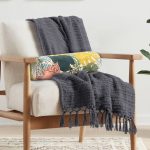 - RealHomes Özel Tasarımlı Dijital Baskılı İç Dolgulu Fermuarlı Silindir Yastık - Realhomes Pudra Zeminde Renkli Yaprak Desenli Dijital Baskılı Modern İç Dolgulu - Fermuarlı Süet Silindir Yuvarlak Yastık Kırlent Realhomes