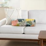 - RealHomes Özel Tasarımlı Dijital Baskılı İç Dolgulu Fermuarlı Silindir Yastık - Realhomes Pudra Zeminde Renkli Yaprak Desenli Dijital Baskılı Modern İç Dolgulu - Fermuarlı Süet Silindir Yuvarlak Yastık Kırlent Realhomes