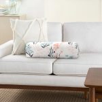 - RealHomes Özel Tasarımlı Dijital Baskılı İç Dolgulu Fermuarlı Silindir Yastık - Realhomes  Beyaz Zeminde Renkli Çiçek Desenli Dijital Baskılı Modern İç Dolgulu - Fermuarlı Süet Berjer Silindir Yastık Kırlent Realhomes