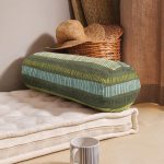 - RealHomes Özel Tasarımlı Dijital Baskılı İç Dolgulu Fermuarlı Silindir Yastık - Realhomes  Hardal Zeminli Renkli Çizgi Desenli Dijital Baskılı Modern İç Dolgulu - Fermuarlı Süet Silindir Daire Yastık Kırlent Realhomes