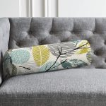 Beyaz Zemin Üzerinde Yaprak Desenli Dijital Baskılı Modern İç Dolgulu - Fermuarlı Süet Silindir Rulo Yastık Kırlent Realhomes