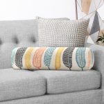 Krem Zemin Üzerinde Yaprak Desenli Dijital Baskılı Modern İç Dolgulu Süet Silindir Yastık Kırlent - Bel Yastığı Realhomes