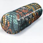 - RealHomes Özel Tasarımlı Dijital Baskılı İç Dolgulu Fermuarlı Silindir Yastık - Realhomes Siyah Zemin Üzerinde Yaprak Desenli Dijital Baskılı Modern İç Dolgulu Süet Silindir Yastık Kırlent - Bel Yastığı Realhomes