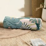 Renkli Zemin Üzerinde Soyut Çizimli Yaprak Motifli Dijital Baskılı Modern İç Dolgulu Süet Silindir Yastık Kırlent - Bel Yastığı Realhomes