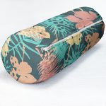 - RealHomes Özel Tasarımlı Dijital Baskılı İç Dolgulu Fermuarlı Silindir Yastık - Realhomes Siyah Zemin Üzerinde Renkli Çiçek Desenli Dijital Baskılı Modern İç Dolgulu Yumuşak Silindir Form Yastık Kırlent Realhomes