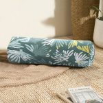 Renkli Zemin Üzerinde Onedraw Çizimli Yaprak Motifli Dijital Baskılı Modern İç Dolgulu - Fermuarlı Süet Berjer Silindir Yastık Kırlent Realhomes