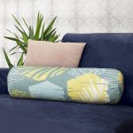 - RealHomes Özel Tasarımlı Dijital Baskılı İç Dolgulu Fermuarlı Silindir Yastık - Realhomes Renkli Zemin Üzerinde Onedraw Çizimli Yaprak Motifli Dijital Baskılı Modern İç Dolgulu - Fermuarlı Süet Silindir Daire Yastık Kırlent Realhomes