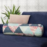 Renkli Zemin Üzerinde Üçgen Desenli Dijital Baskılı Modern İç Dolgulu - Fermuarlı Süet Silindir Yuvarlak Yastık Kırlent Realhomes