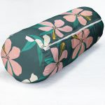 - RealHomes Özel Tasarımlı Dijital Baskılı İç Dolgulu Fermuarlı Silindir Yastık - Realhomes  Renkli Zemin Üzerinde Yaprak Motifli Dijital Baskılı Modern İç Dolgulu - Fermuarlı Süet Silindir Rulo Yastık Kırlent Realhomes
