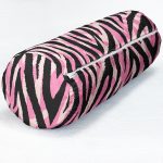 - RealHomes Özel Tasarımlı Dijital Baskılı İç Dolgulu Fermuarlı Silindir Yastık - Realhomes Siyah Zemin Üzerinde Pembe Renkli Çizim Dijital Baskılı Modern İç Dolgulu Yumuşak Silindir Form Yastık Kırlent Realhomes