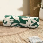 - RealHomes Özel Tasarımlı Dijital Baskılı İç Dolgulu Fermuarlı Silindir Yastık - Realhomes Yeşil Zeminde Yaprak Desenli Dijital Baskılı Modern İç Dolgulu - Fermuarlı Süet Silindir Yuvarlak Yastık Kırlent Realhomes