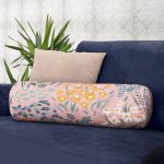 - RealHomes Özel Tasarımlı Dijital Baskılı İç Dolgulu Fermuarlı Silindir Yastık - Realhomes Renkli Zeminde Onedraw Çizimli Çiçek Desenli Dijital Baskılı Modern İç Dolgulu - Fermuarlı Süet Berjer Silindir Yastık Kırlent Realhomes