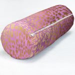 - RealHomes Özel Tasarımlı Dijital Baskılı İç Dolgulu Fermuarlı Silindir Yastık - Realhomes Renkli Zeminde Parlak Görünümlü Çizim Dijital Baskılı Modern İç Dolgulu - Fermuarlı Süet Berjer Silindir Yastık Kırlent Realhomes