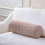 - RealHomes Özel Tasarımlı Dijital Baskılı İç Dolgulu Fermuarlı Silindir Yastık - Realhomes Renkli Zeminde Parlak Görünümlü Çizim Dijital Baskılı Modern İç Dolgulu Fermuarlı Çok Amaçlı Silindir Yastık Kırlent Realhomes