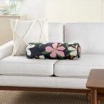 - RealHomes Özel Tasarımlı Dijital Baskılı İç Dolgulu Fermuarlı Silindir Yastık - Realhomes Renkli Zeminli Onedraw Çizimli Çiçek Dijital Baskılı Modern İç Dolgulu - Fermuarlı Süet Silindir Daire Yastık Kırlent Realhomes