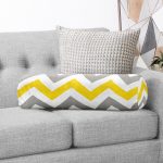 Sarı Beyaz Gri Zikzak Geometrik Tasarım Desenli Dijital Baskılı Dekoratif İç Dolgulu - Fermuarlı Süet Silindir Rulo Yastık Kırlent Realhomes