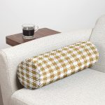 - RealHomes Özel Tasarımlı Dijital Baskılı İç Dolgulu Fermuarlı Silindir Yastık - Realhomes Beyaz Zemin Üzerinde Gold Renkli Geometrik Çizimli Dijital Baskılı Modern İç Dolgulu - Fermuarlı Süet Silindir Yuvarlak Yastık Kırlent Realhomes