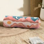 - RealHomes Özel Tasarımlı Dijital Baskılı İç Dolgulu Fermuarlı Silindir Yastık - Realhomes  Renkli Zemin Üzerinde Ay Güneş Temalı Dijital Baskılı Modern İç Dolgulu Yumuşak Silindir Form Yastık Kırlent Realhomes