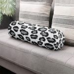 Gri Zemin Üzerinde Geometrik Çizim Dijital Baskılı Modern İç Dolgulu Fermuarlı Çok Amaçlı Silindir Yastık Kırlent Realhomes