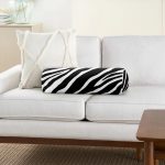 - RealHomes Özel Tasarımlı Dijital Baskılı İç Dolgulu Fermuarlı Silindir Yastık - Realhomes Beyaz Zemin Üzerinde Zebra Desenli Dijital Baskılı Modern İç Dolgulu - Fermuarlı Süet Berjer Silindir Yastık Kırlent Realhomes