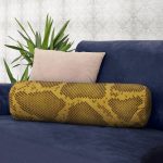 - RealHomes Özel Tasarımlı Dijital Baskılı İç Dolgulu Fermuarlı Silindir Yastık - Realhomes Renkli Zemin Üzerinde Geometrik Çizim Dijital Baskılı Modern İç Dolgulu Süet Silindir Yastık Kırlent - Bel Yastığı Realhomes