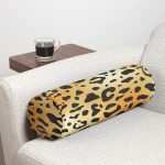 - RealHomes Özel Tasarımlı Dijital Baskılı İç Dolgulu Fermuarlı Silindir Yastık - Realhomes Renkli Zemin Üzerinde Siyah Detaylı Geometrik Çizim Dijital Baskılı Modern İç Dolgulu - Fermuarlı Süet Berjer Silindir Yastık Kırlent Realhomes