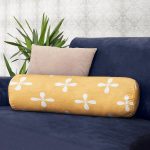 Renkli Zemin Üzerinde Çiçek Desenli Dijital Baskılı Modern İç Dolgulu - Fermuarlı Süet Silindir Rulo Yastık Kırlent Realhomes