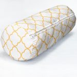 - RealHomes Özel Tasarımlı Dijital Baskılı İç Dolgulu Fermuarlı Silindir Yastık - Realhomes Beyaz Zemin Üzerinde Gold Detaylı Ogea Dijital Baskılı Modern İç Dolgulu - Fermuarlı Süet Silindir Rulo Yastık Kırlent Realhomes