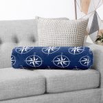 - RealHomes Özel Tasarımlı Dijital Baskılı İç Dolgulu Fermuarlı Silindir Yastık - Realhomes Lacivert Zemin Üzerinde Modern Pusula Desenli Dijital Baskılı Modern İç Dolgulu - Fermuarlı Süet Silindir Daire Yastık Kırlent Realhomes