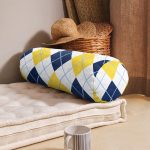 - RealHomes Özel Tasarımlı Dijital Baskılı İç Dolgulu Fermuarlı Silindir Yastık - Realhomes Beyaz Zemin Üzerinde Baklava Desenli Dijital Baskılı Modern İç Dolgulu Yumuşak Silindir Form Yastık Kırlent Realhomes