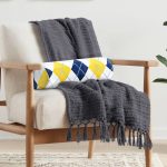 - RealHomes Özel Tasarımlı Dijital Baskılı İç Dolgulu Fermuarlı Silindir Yastık - Realhomes Beyaz Zemin Üzerinde Baklava Desenli Dijital Baskılı Modern İç Dolgulu Yumuşak Silindir Form Yastık Kırlent Realhomes