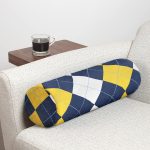 - RealHomes Özel Tasarımlı Dijital Baskılı İç Dolgulu Fermuarlı Silindir Yastık - Realhomes  Beyaz Zemin Üzerinde Baklava Desenli Dijital Baskılı Modern İç Dolgulu - Fermuarlı Süet Berjer Silindir Yastık Kırlent Realhomes