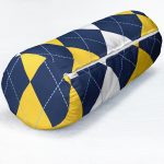 - RealHomes Özel Tasarımlı Dijital Baskılı İç Dolgulu Fermuarlı Silindir Yastık - Realhomes  Beyaz Zemin Üzerinde Baklava Desenli Dijital Baskılı Modern İç Dolgulu - Fermuarlı Süet Berjer Silindir Yastık Kırlent Realhomes