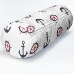 - RealHomes Özel Tasarımlı Dijital Baskılı İç Dolgulu Fermuarlı Silindir Yastık - Realhomes Beyaz Zemin Üzerinde Renkli Çapa Desenli Dijital Baskılı Modern İç Dolgulu Süet Silindir Yastık Kırlent - Bel Yastığı Realhomes