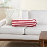 - RealHomes Özel Tasarımlı Dijital Baskılı İç Dolgulu Fermuarlı Silindir Yastık - Realhomes Beyaz Zemin Üzerinde Renkli Çizgili Dijital Baskılı Modern İç Dolgulu - Fermuarlı Süet Berjer Silindir Yastık Kırlent Realhomes