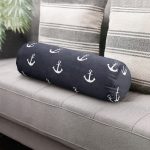 - RealHomes Özel Tasarımlı Dijital Baskılı İç Dolgulu Fermuarlı Silindir Yastık - Realhomes  Renkli Zemin Üzerinde Çapa Desenli Dijital Baskılı Modern İç Dolgulu - Fermuarlı Süet Berjer Silindir Yastık Kırlent Realhomes