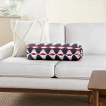 Renkli Zemin Üzerinde Geometrik Desenli Dijital Baskılı Modern İç Dolgulu Yumuşak Silindir Form Yastık Kırlent Realhomes