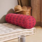 Renkli Zemin Üzerinde Çapa Desenli Dijital Baskılı Modern İç Dolgulu Fermuarlı Çok Amaçlı Silindir Yastık Kırlent Realhomes