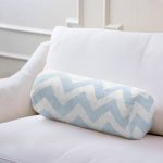 - RealHomes Özel Tasarımlı Dijital Baskılı İç Dolgulu Fermuarlı Silindir Yastık - Realhomes Modern Zikzak Desenli Dijital Baskılı İç Dolgulu - Fermuarlı Süet Silindir Rulo Yastık Kırlent Realhomes