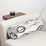 - RealHomes Özel Tasarımlı Dijital Baskılı İç Dolgulu Fermuarlı Silindir Yastık - Realhomes  Beyaz Zemin Üzerinde Renkli Geometrik Şekilli Dijital Baskılı Modern İç Dolgulu Fermuarlı Çok Amaçlı Silindir Yastık Kırlent Realhomes