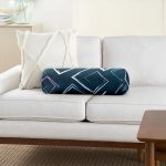 Siyah Zemin Üzerinde Renkli Geometrik Desenli Dijital Baskılı Modern İç Dolgulu - Fermuarlı Süet Silindir Daire Yastık Kırlent Realhomes